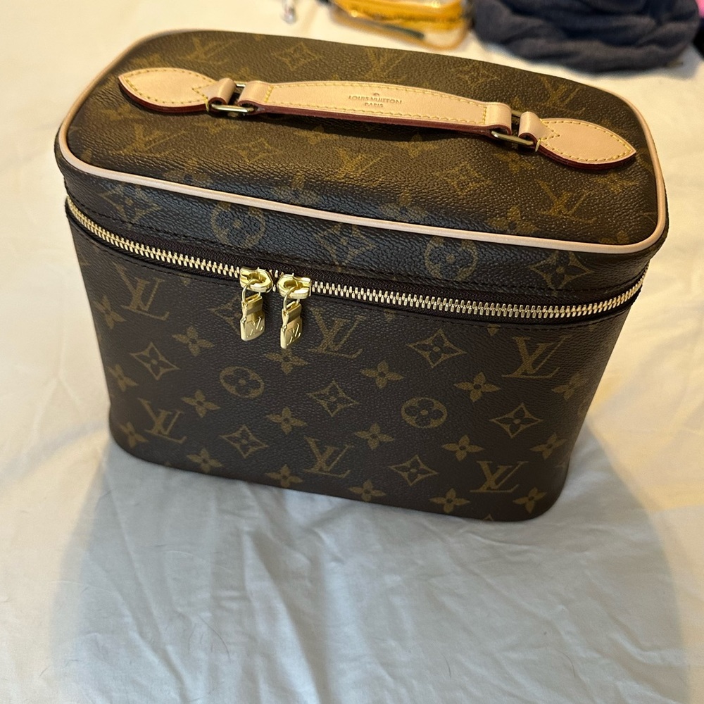 Louis Vuitton Nice BB, like new condition